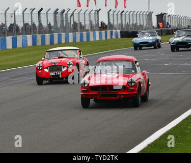 Alexander Drabble, Reliant Sabre 6, Martyn Corfield, Austin Healey, Vor 63 GT Autos, Donington historische Festival, Mai 2019, laufender Motor, Motor Sport Stockfoto