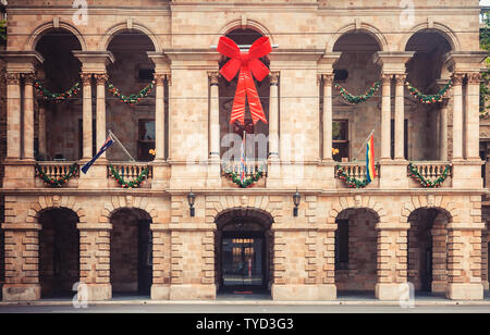 Adelaide CBD, Südaustralien - November 18, 2017: Adelaide Rathaus zur Weihnachtszeit von King William Street an einem Tag gesehen eingerichtet Stockfoto