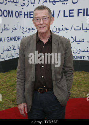 Schauspieler John Hurt kommt auf dem roten Teppich während der Marrakech International Film Festival in Marrakesch am 19. November 2008. Verletzt ist Teil der britischen Delegation, die auf dem Festival feiert 40 Jahre des britischen Kinos. (UPI Foto/David Silpa) Stockfoto