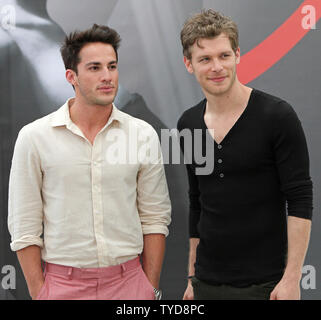 Michael Trevino (L) und Joseph Morgan kommen für ein Foto für die Serie "The Vampire Diaries" während der 52 Monte Carlo Television Festival in Monte Carlo, Monaco am 12. Juni 2012. UPI/David Silpa Stockfoto