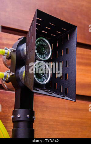LED-Projektor unterwasser Bathyscaph mit einer Video kamera kombiniert. Stockfoto