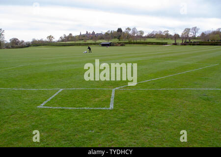 Rounders Raute gekennzeichnet, die an einer Schule Sportplatz Stockfoto