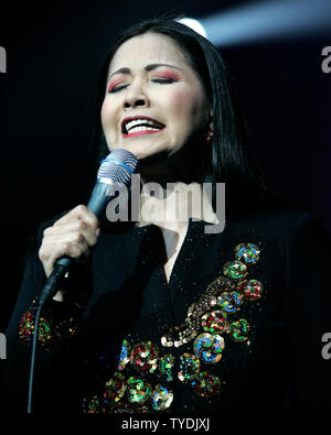 Mexikanische superstar Ana Gabriel führt in Konzert im Seminole Hard Rock Hotel und Kasino in Hollywood, Florida am 17. Mai 2006. (UPI Foto/Michael Busch) Stockfoto