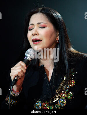 Mexikanische superstar Ana Gabriel führt in Konzert im Seminole Hard Rock Hotel und Kasino in Hollywood, Florida am 17. Mai 2006. (UPI Foto/Michael Busch) Stockfoto