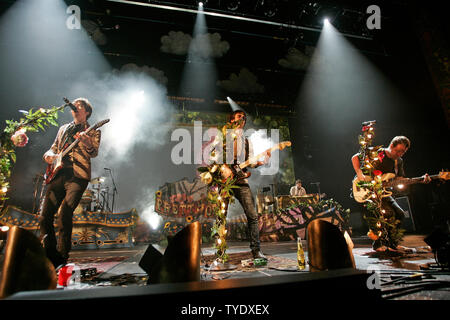 Panik an der Disco durchführen, Konzert im Fillmore Miami Beach an der Jackie Gleason Theater in Miami Beach am 23. April 2008. (UPI Foto/Michael Busch) Stockfoto