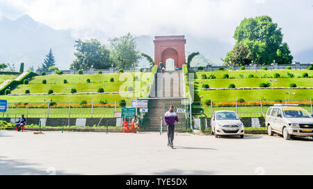 Moghul-gärten oder (Nishat Bagh Garten) Srinagar, Jammu und Kaschmir, Indien Januar 2019 - Blick auf Nishat Bagh Garten Eingang eine der sechs Schönsten Stockfoto