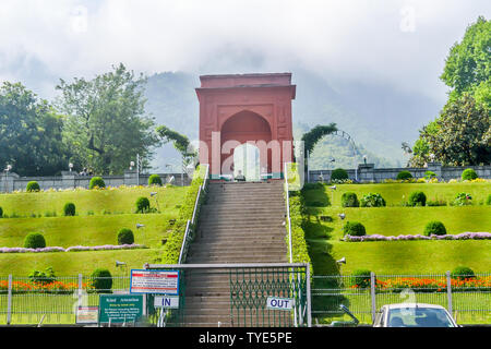 Moghul-gärten oder (Nishat Bagh Garten) Srinagar, Jammu und Kaschmir, Indien Januar 2019 - Blick auf Nishat Bagh Garten Eingang eine der sechs Schönsten Stockfoto