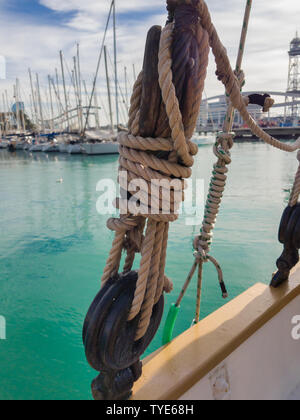 Die toten Augen. Stehendes Gut eines Segelschiffes. Selektive konzentrieren. Stockfoto