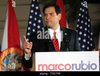 Florida Republikanische Senator wählen Marco Rubio seiner Wahl feiert während der Rückgewinnung Amerika Siegesfeier im Biltmore Hotel in Miami am 2. November 2010. UPI/Martin Fried Stockfoto