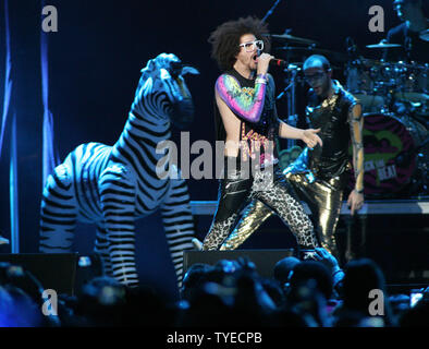 Redfoo (Stefan Kendal Gordy) mit Lmfao führt in Konzert in der Y-100 Jingle Ball Show im BankAtlantic Center in Sunrise, Florida am 10. Dezember 2011. UPI/Michael Busch Stockfoto