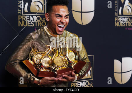 Ozuna gewinnt 9 Auszeichnungen bei den 2019 "Premio Lo Nuestro a La Musica Latina Award Show an der American Airlines Arena in Miami, Florida, 21. Februar 2019 statt. Foto von Gary ich Rothstein/UPI Stockfoto