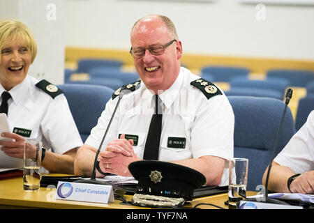 Ausgehende PSNI Polizeichef Sir George Hamilton während seiner letzten Tagung des Northern Ireland Policing Board in Belfast. Stockfoto