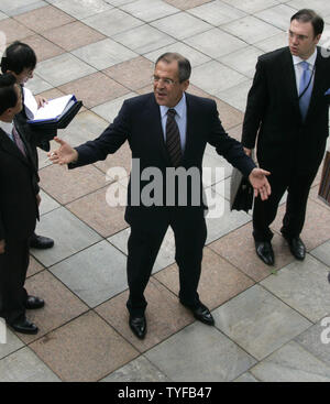 Der russische Außenminister Sergej Lawrow kommt an einem G8-Außenministertreffen in Moskau am 29. Juni 2006. (UPI Foto/Anatoli Zhdanov) Stockfoto