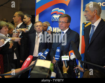 Der russische Premierminister Viktor Subkow Nominees (2. R) spricht während einer Media Briefing in der Staatsduma in Moskau am 13. September 2007. Subkow sagte, daß er nicht ausschließen, dass die Teilnahme an den Wahlen im nächsten Jahr und dass Er geplant, die Struktur der Regierung zu ändern. (UPI Foto) Stockfoto