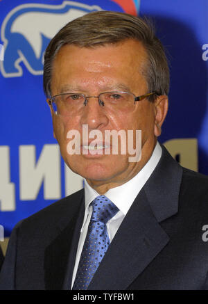 Der russische Premierminister Viktor Subkow Kandidat spricht während einer Media Briefing in der Staatsduma in Moskau am 13. September 2007. Subkow sagte, daß er nicht ausschließen, dass die Teilnahme an den Wahlen im nächsten Jahr und dass Er geplant, die Struktur der Regierung zu ändern. (UPI Foto) Stockfoto