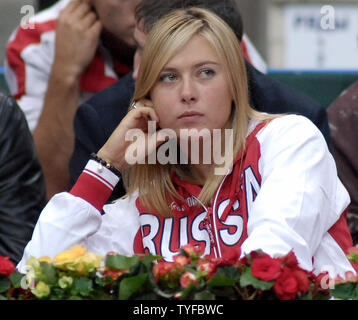 Die russische Tennisspielerin Maria Sharapova Uhren der Fed Cup Finale in Moskau am 15. September 2007. (UPI Foto/Alexander Astafiev) Stockfoto