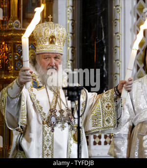 Russisch-orthodoxe Patriarch Kyrill führt nacht Ostergottesdienst in der Christ-Erlöser-Kathedrale in Moskau am 19. April 2009. (UPI Foto/Anatoli Zhdanov) Stockfoto