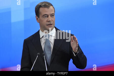 Der russische Präsident Dmitri Medwedew spricht auf seiner Nachrichten Konferenz an der Skolkovo Innovation Center außerhalb von Moskau am 18. Mai 2011. Medwedew dahingestellt bleiben, ob er im Begriff war, zur Wiederwahl, aber zeigen, dass er Will als unabhängiger Marktführer gesehen zu werden. UPI Stockfoto