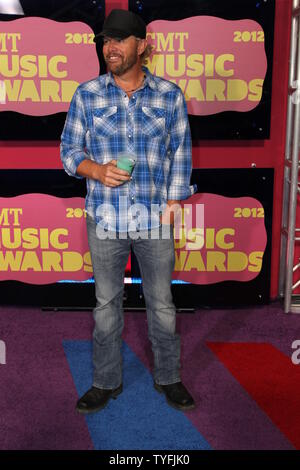 Toby Keith kommt auf den roten Teppich für die CMT Music Awards 2012 in Nashville am 6. Juni 2012. UPI/Terry Wyatt Stockfoto