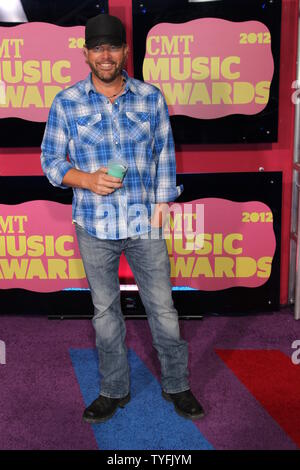 Toby Keith kommt auf den roten Teppich für die CMT Music Awards 2012 in Nashville am 6. Juni 2012. UPI/Terry Wyatt Stockfoto