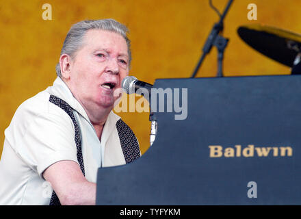 Rock in Roll-Legende Jerry Lee Lewis führt auf dem New Orleans Jazz und Heritage Festival in New Orleans am 29. April 2007. (UPI Foto/A.J. Sisco) Stockfoto