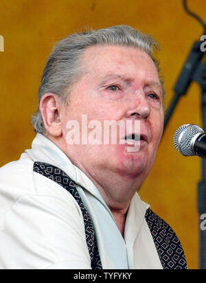 Rock und Roll Legende Jerry Lee Lewis führt auf dem New Orleans Jazz und Heritage Festival in New Orleans am 29. April 2007. (UPI Foto/A.J. Sisco) Stockfoto