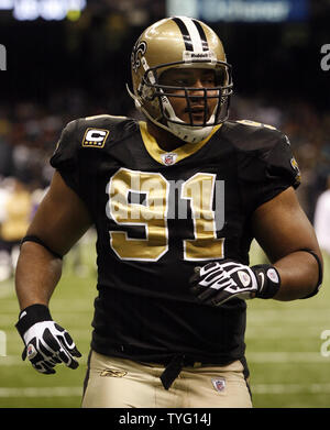New Orleans Saints Will Smith erwärmt sich vor den Heiligen - Vikings NFC Championship Game an den Louisiana Superdome in New Orleans am 24. Januar 2010. UPI/A.J. Sisco Stockfoto