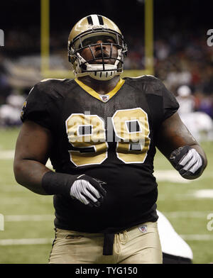 New Orleans Saints Sedrick Ellis erwärmt sich vor den Heiligen - Vikings NFC Championship Game an den Louisiana Superdome in New Orleans am 24. Januar 2010. UPI/A.J. Sisco Stockfoto