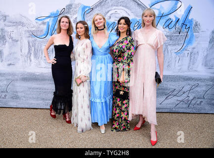 Chloe Delevingne, Kelly Eastwood, Candice See, Jasmin Hemsley und Jade Parfitt die Teilnahme an der Summer Party 2019 von Serpentine Galerien & Chanel in der Serpentine Galerien, Kensington Gardens, London präsentiert. PRESS ASSOCIATION Foto. Bild Datum: Dienstag, 25. Juni 2019. Siehe PA Geschichte showbiz Serpentine. Foto: Ian West/PA-Kabel. Nur redaktionelle Verwendung Stockfoto