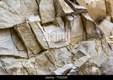 Naturstein Textur Hintergrund. Kalkstein. Felsformation Stockfoto