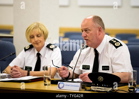 Ausgehende PSNI Polizeichef Sir George Hamilton während seiner letzten Tagung des Northern Ireland Policing Board in Belfast. Stockfoto