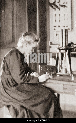 Marie Skłodowska Curie, geboren Maria Salomea Skłodowska, 1867 - 1934. Polnische und Naturalisiert - der französische Physiker und Chemiker. Aus dem Festzug des Jahrhunderts, veröffentlicht 1934. Stockfoto