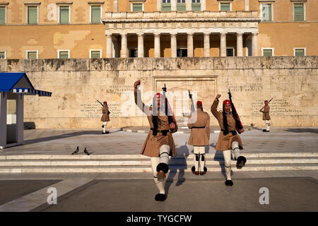 Athen Griechenland. Die wachablösung am Syntagma-Platz vor dem griechischen Parlament Stockfoto