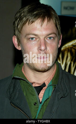Norman Reedus stellt für Bilder bei der Premiere von "Nie alleine sterben" bei Clearview Chelsea Kinos in New York am 24. März 2004. (UPI Foto/Laura Cavanaugh) Stockfoto