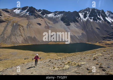 Trekking über Laguna (Laguna Janchallani Sistaña) auf die Cordillera Real Traverse, Bolivien Stockfoto