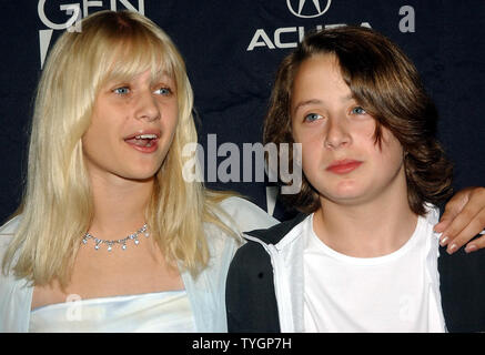 Schauspieler Carly Schroeder und Rory Culkin (rechts) pose am 12.August 2004 New York Premiere ihres Films "Mean Creek" (UPI Foto/Ezio Petersen) Stockfoto