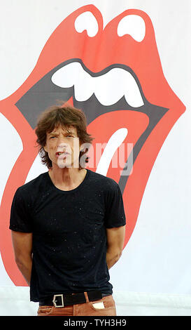 Mick Jagger stellt am 10. Mai 2005 Für die Medien im New Yorker Lincoln Center nach Durchführung und plaudern über die bevorstehende 2005/2006 World Tour für die Rolling Stones. (UPI Foto/Ezio Petersen) Stockfoto