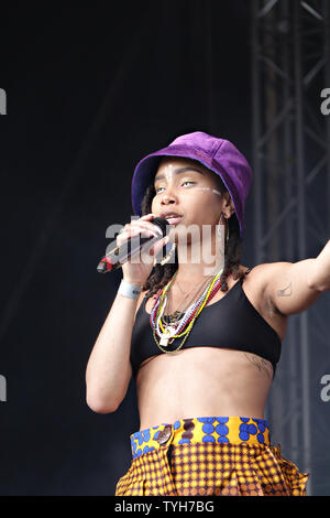 Thandiwe Sala von Brooklyn - gegründete Hip-Hop-Gruppe Oshun auf der Bühne am 2019 Afrika Oye Music Festival in Liverpools Sefton Park. Stockfoto