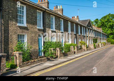 Reihenhaus in Cambridge, England. Ohne Auto und ohne Leute. Stockfoto