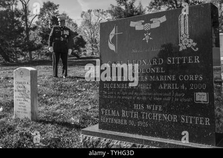 Einen Grabstein Ist Auf Dem Arlington National Cemetery Arlington Va Nov 10 2016 Angezeigt Kommandant Des