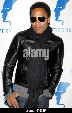 Lenny Kravitz kommt für die Riverkeeper Gala Nutzen Abendessen zu Ehren der Hearst Corporation am Pier 60, Chelsea Piers in New York am 19. April 2007. (UPI Foto/Laura Cavanaugh) Stockfoto