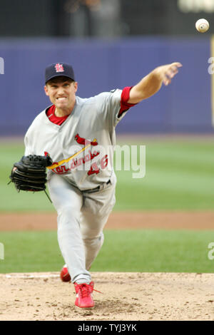 St. Louis Cardinals Krug Mike Maroths vermag wirft der New York Mets im ersten Inning, als er sein Debüt mit dem Kardinäle bei Shea Stadium am 25. Juni 2007 in New York. Maroths vermag wurde in der letzten Woche von den Detroit Tigers erworben, nachdem er 5-2 mit einem 5.06 ERA in 13 Starts. (UPI Foto/Monika Graff) Stockfoto
