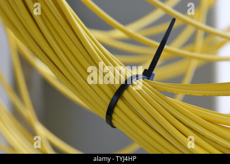 Rangierkabel in faser-optisches Netzwerk Stockfoto