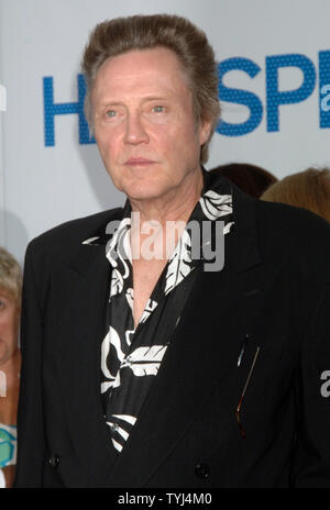 Schauspieler Christopher Walken kommt für die New Yorker Premiere seines Films "Haarspray" an der New Yorker Ziegfeld Theater am 16. Juli 2007. (UPI Foto/Ezio Petersen) Stockfoto