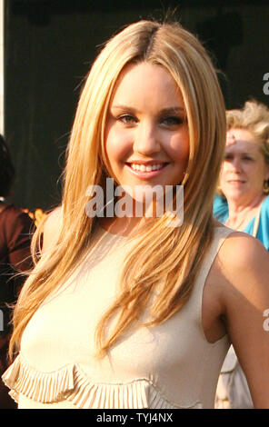 Schauspielerin Amanda Bynes kommt für die New Jersey Premiere der neuen Film "Hairspray" an der New Jersey Performing Arts Center in Newark am 17. Juli 2007. (UPI Foto/Sylvain Gaboury) Stockfoto