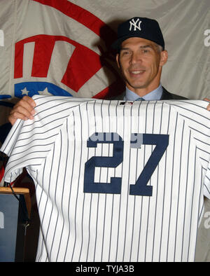 Joe Girardi ist als der neue Manager der New York Yankees Baseball Team während einer Pressekonferenz im Yankee Stadium in New York am 1. November 2007 eingeführt. (UPI Foto/Ezio Petersen) Stockfoto