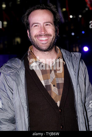 Schauspieler Jason Lee nimmt an der Zeremonie zum 75 Weihnachtsbaum am Rockefeller Center am 28. November 2007 in New York City. Die 84 Meter hohe Fichte wird von 30.000 Licht emittierende Dioden, die die Hälfte der Elektrizität von konventionellen Glühlampen verwenden. (UPI Foto/Monika Graff). Stockfoto