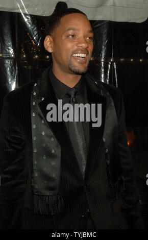 Schauspieler Will Smith kommt für die New Yorker Premiere seines Films "Ich bin Legende" im Madison Square Garden Theater am 11. Dezember 2007. (UPI Foto/Ezio Petersen) Stockfoto