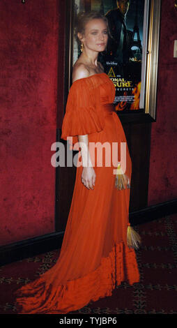 Schauspielerin Diane Kruger kommt für die Premiere ihres neuen Films "nationalen Schatz: Buch der Geheimnisse" an der New Yorker Ziegfeld Theater am 13. Dezember 2007. (UPI Foto/Ezio Petersen) Stockfoto