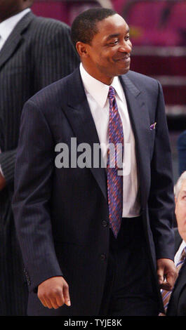 New York Knicks Head Coach Isiah Thomas Lächeln vor dem Spiel gegen die Toronto Raptors im Madison Square Garden in New York City am 22. Februar 2008. (UPI Foto/John angelillo) Stockfoto